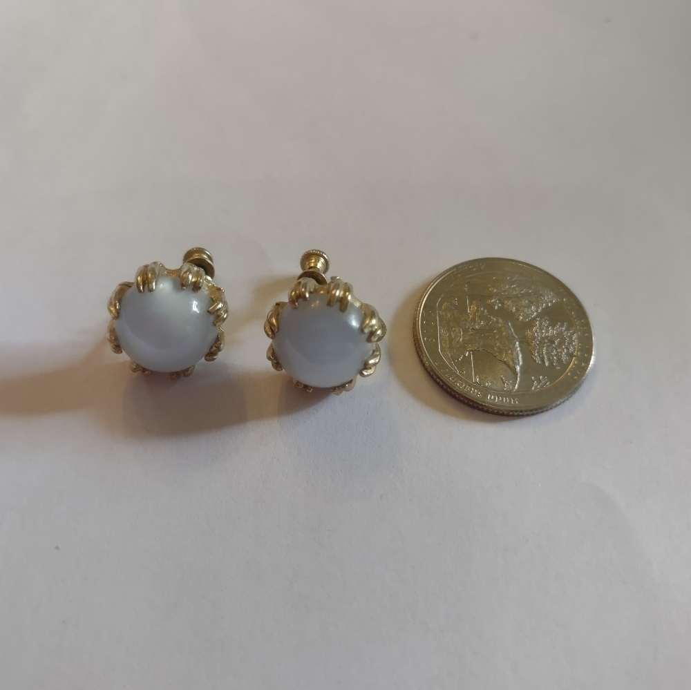 Women's screw vintage earrings